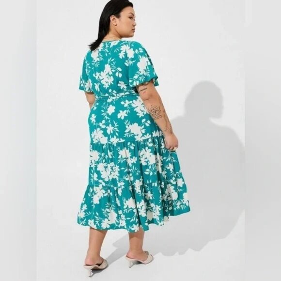 Torrid Tea Length Studio Crepe De Chine Tie Neck Tiered Dress - Picture 5 of 16